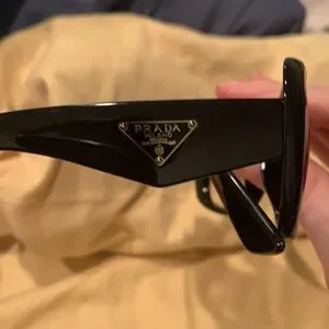 Prada | Accessories | Prada 32ps Sunglasses Black Frame  display picture 1